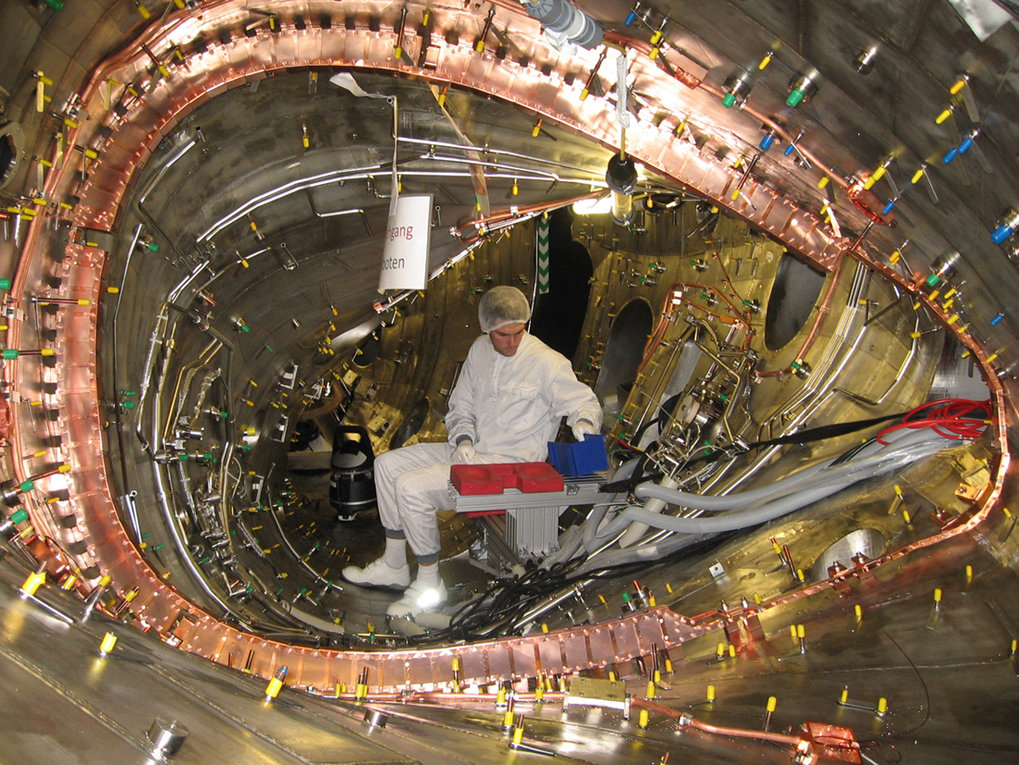 Erstes Helium Plasma In Der Fusionsanlage Wendelstein 7 X Max Planck Gesellschaft