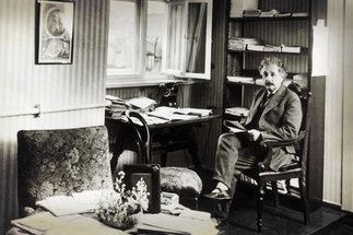 Albert Einstein (1932)