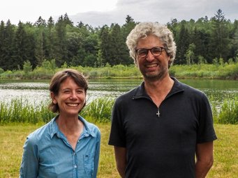 Claire Spottiswoode from the FitzPatrick Institute of African Ornithology at the University of Cape Town (left) and Bart Kempenaers from the Department of Ornithology at the Max Planck Institute for Biological Intelligence will jointly direct the first Max Planck Center on the African continent.