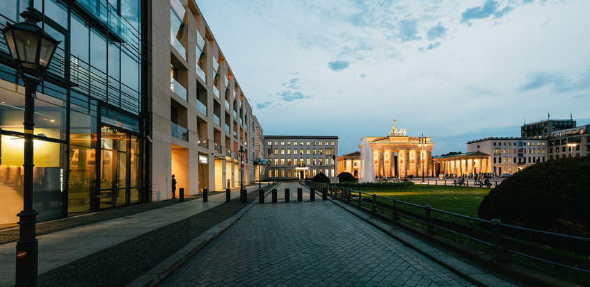 On Wednesday evening at 7.00 pm, the AXICA event location at Pariser Platz in Berlin will open its doors for the highlight of the 75th MPG Annual Meeting. High-ranking speakers will discuss the topic of 'Climate change and international politics: global challenges and solutions'. 